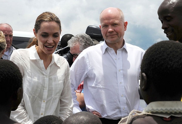 Анжелина Жоли хүчирхийллийн эсрэг тэмцэнэ